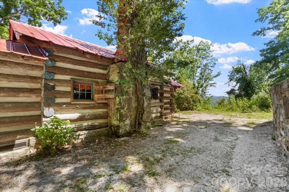 8709 Hwy 226A Highway Little Switzerland, NC 28749