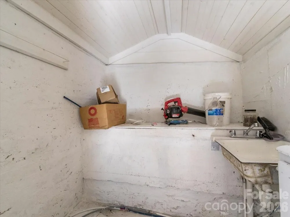 8709 Hwy 226A Highway Little Switzerland, NC 28749