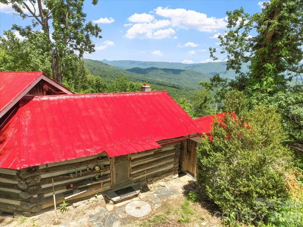 8709 Hwy 226A Highway Little Switzerland, NC 28749