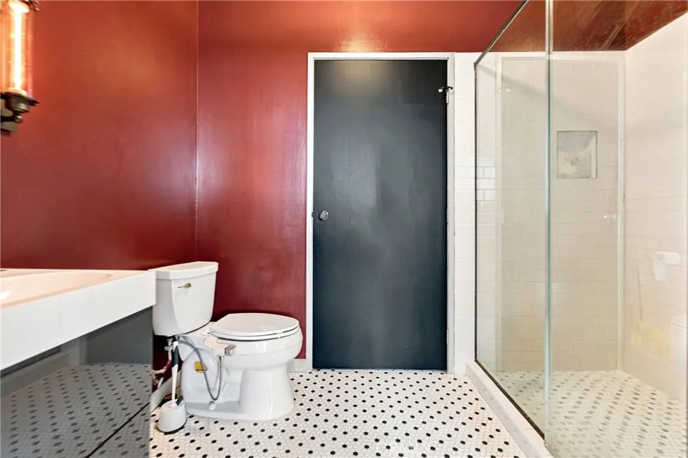 420 S San Pedro #222 Los Angeles, CA 90013