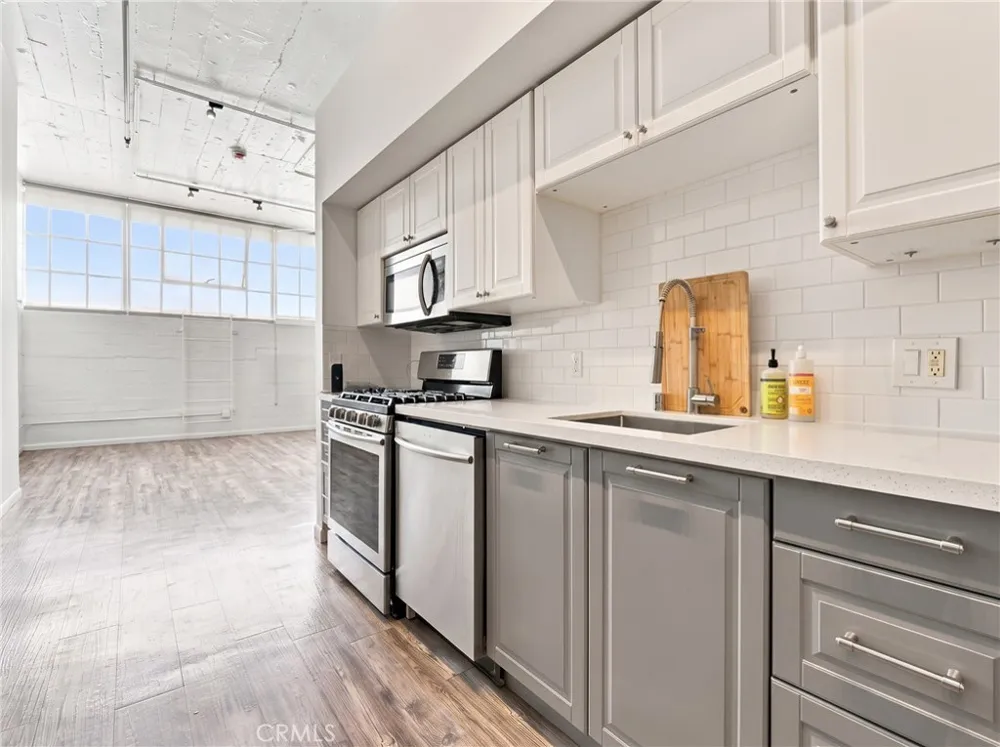 420 S San Pedro #222 Los Angeles, CA 90013