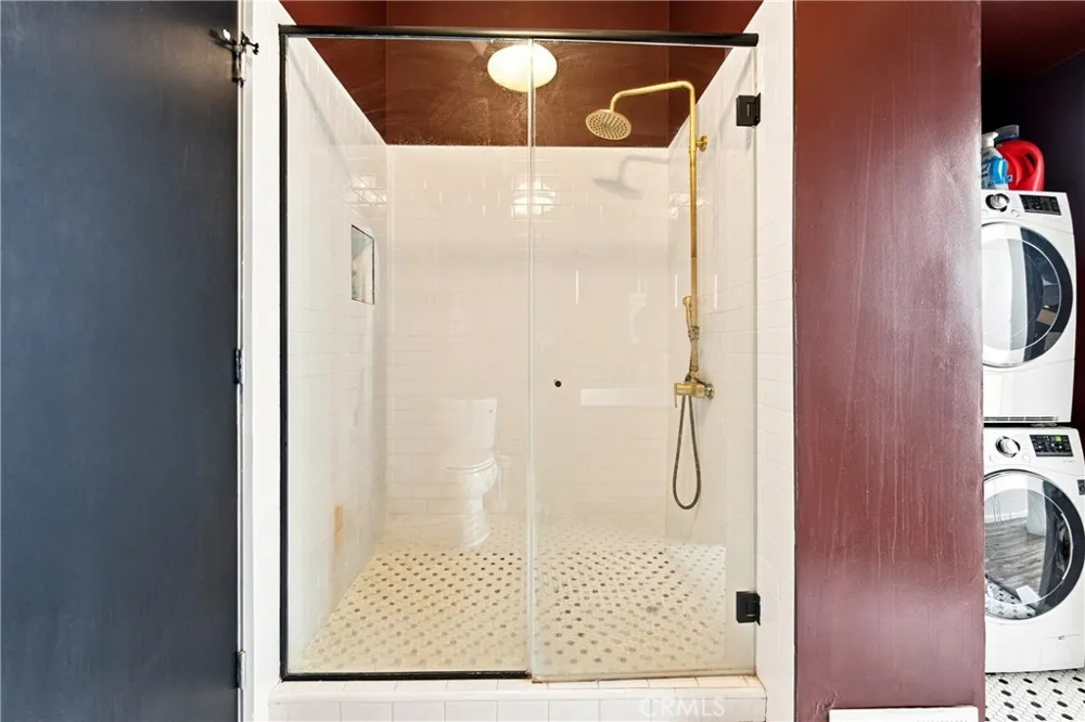 420 S San Pedro #222 Los Angeles, CA 90013
