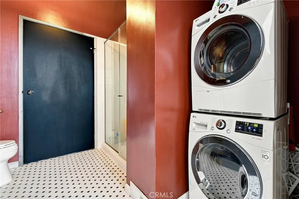 420 S San Pedro #222 Los Angeles, CA 90013