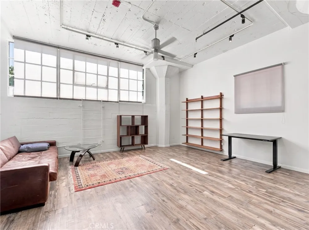 420 S San Pedro #222 Los Angeles, CA 90013