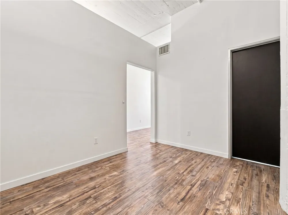 420 S San Pedro #222 Los Angeles, CA 90013
