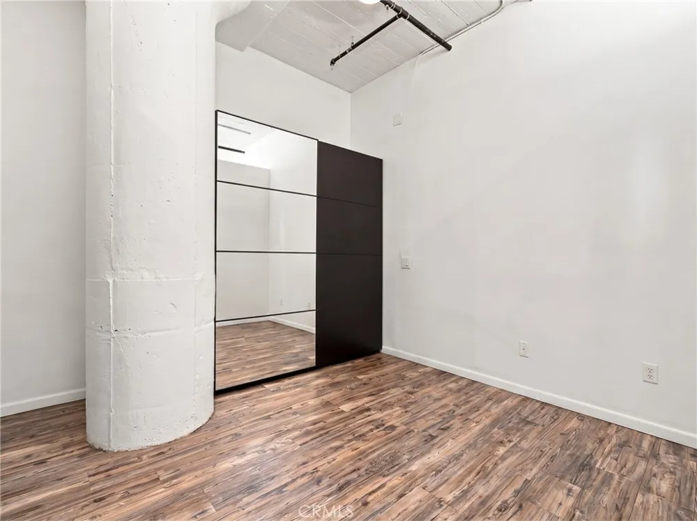 420 S San Pedro #222 Los Angeles, CA 90013