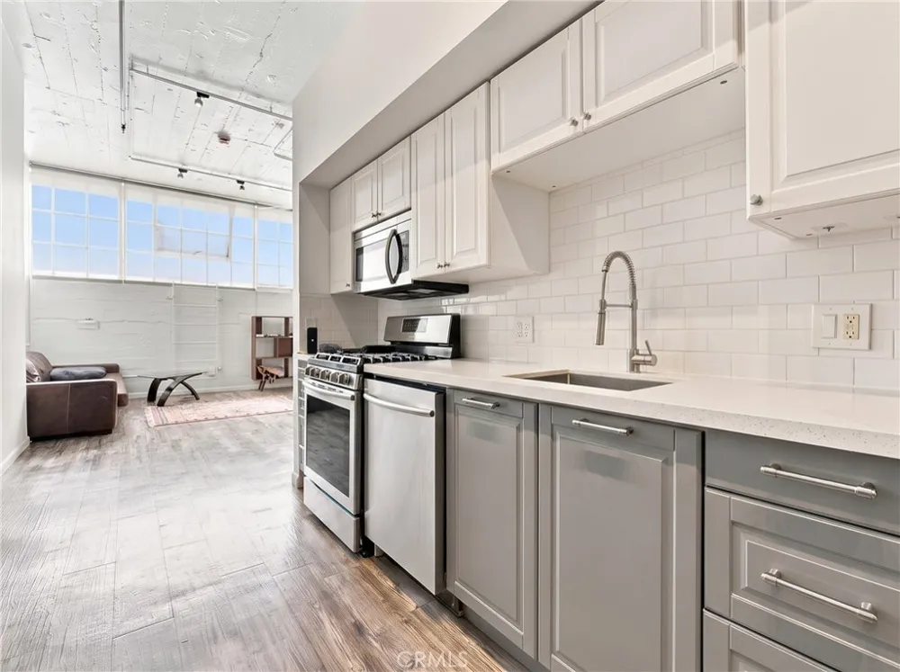 420 S San Pedro #222 Los Angeles, CA 90013