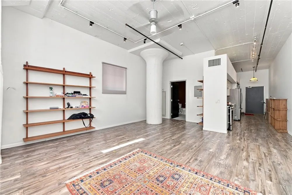 420 S San Pedro #222 Los Angeles, CA 90013
