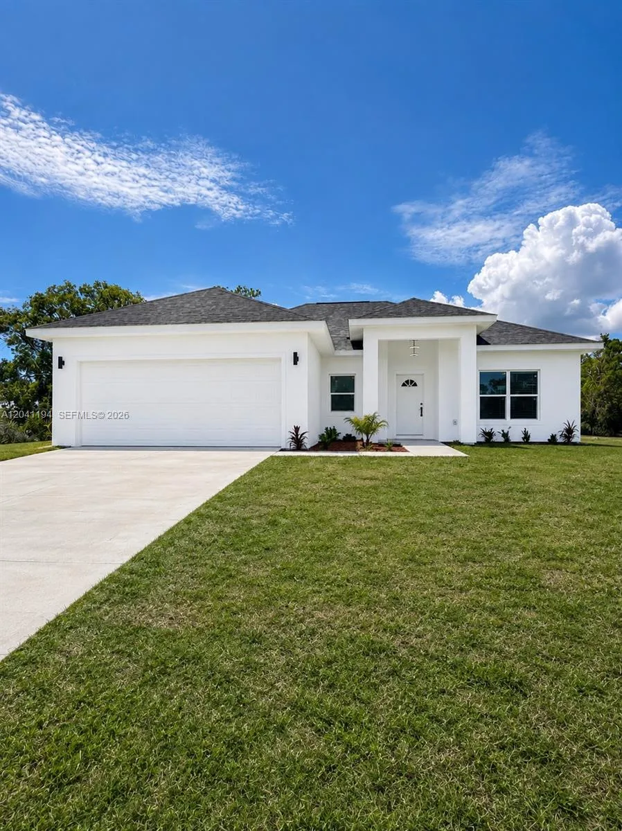 271 Briar LN Lake Placid, FL 33852