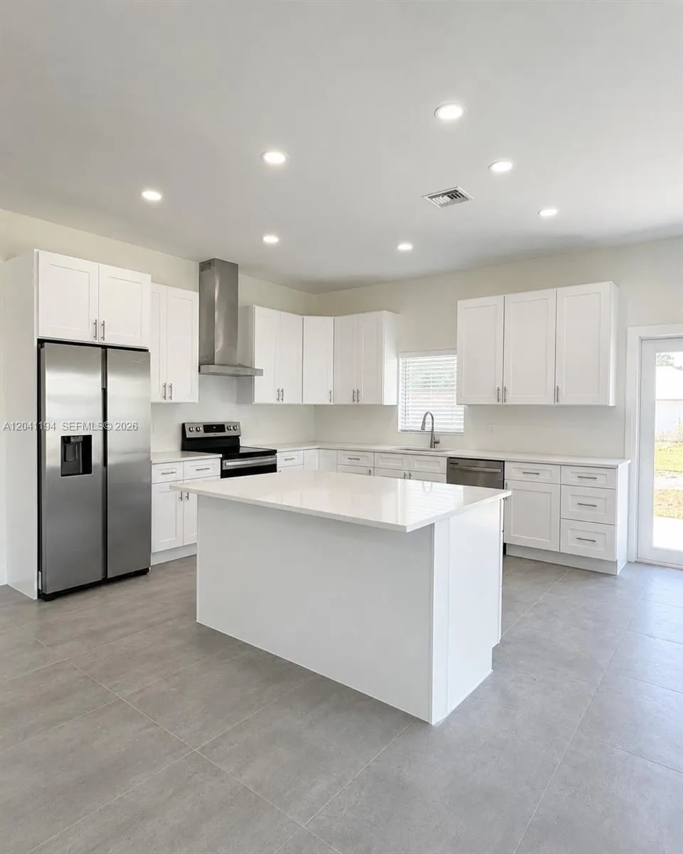 271 Briar LN Lake Placid, FL 33852