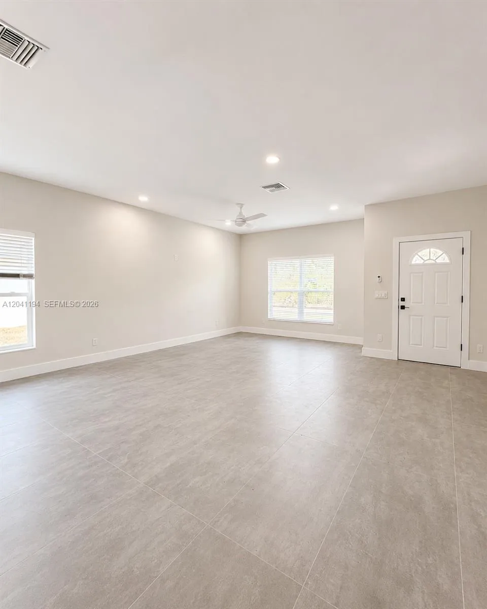 271 Briar LN Lake Placid, FL 33852
