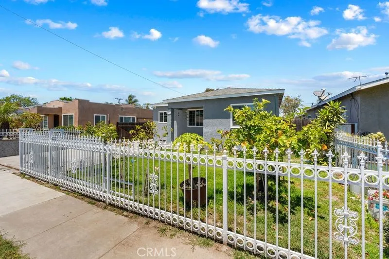 3891 Lugo Lynwood, CA 90262