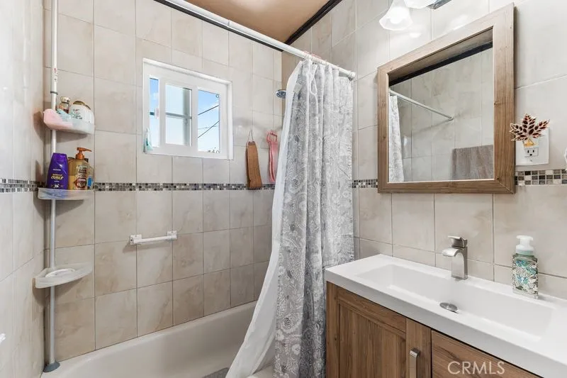 3891 Lugo Lynwood, CA 90262
