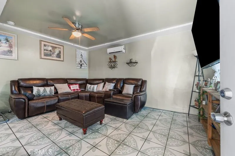 3891 Lugo Lynwood, CA 90262