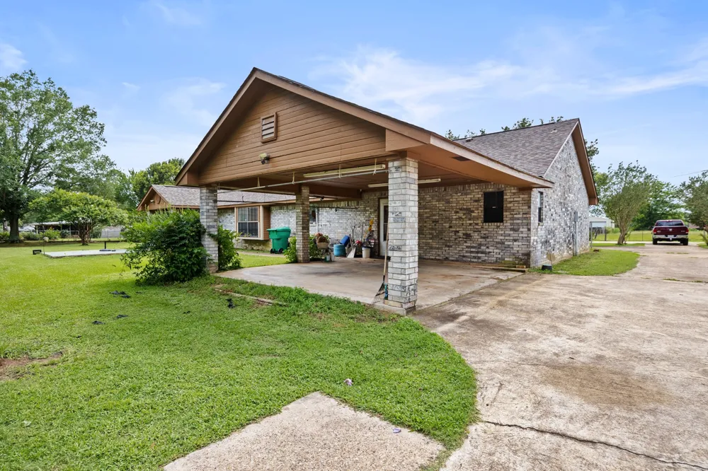 404 Joyner Avenue Omaha, TX 75571
