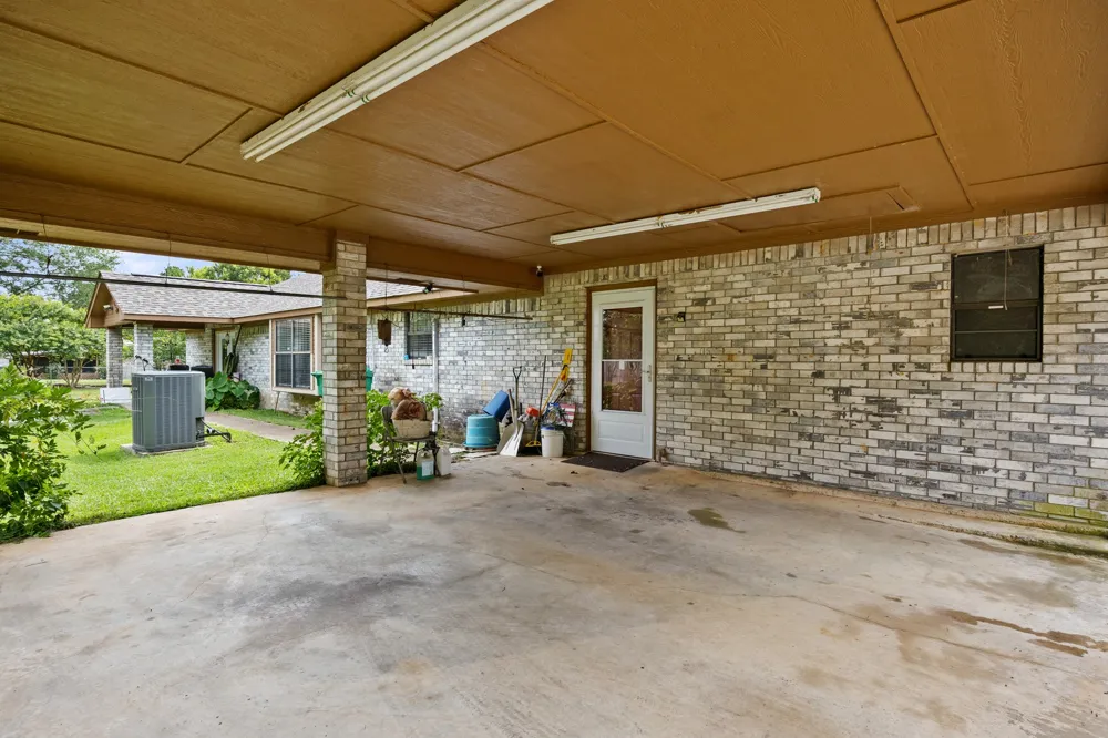 404 Joyner Avenue Omaha, TX 75571