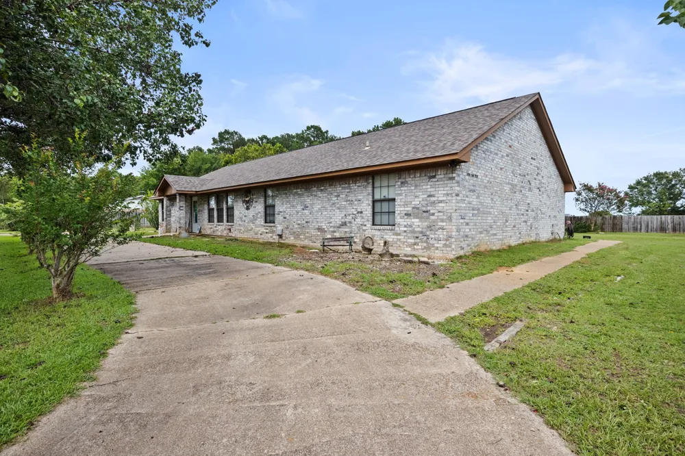 404 Joyner Avenue Omaha, TX 75571