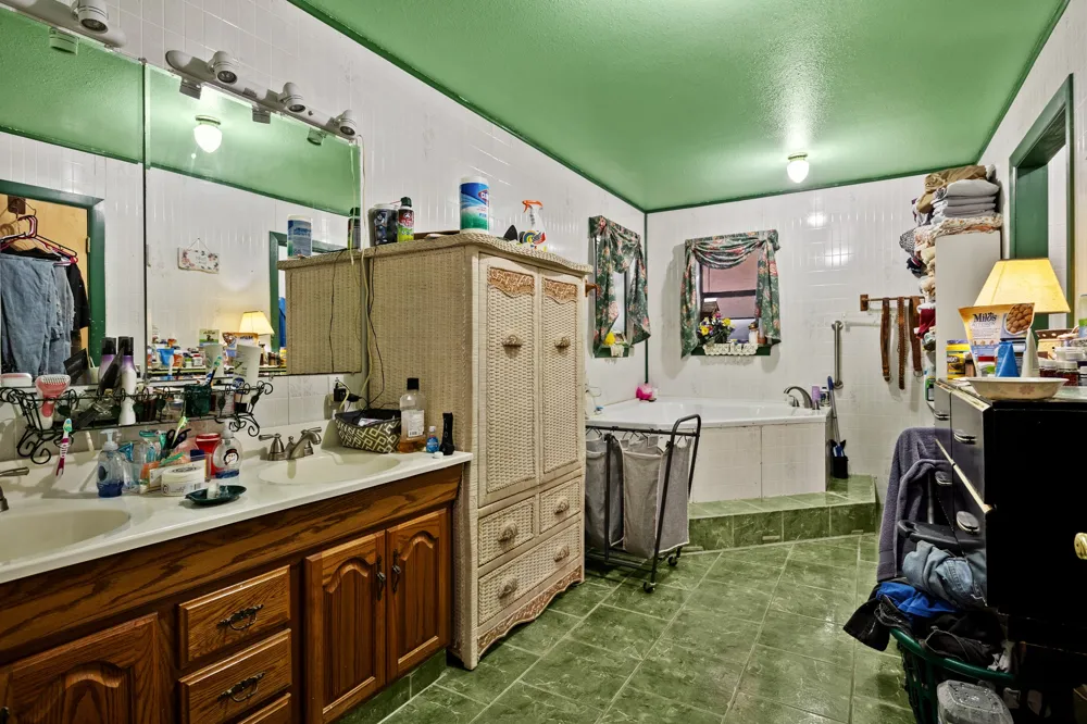 404 Joyner Avenue Omaha, TX 75571