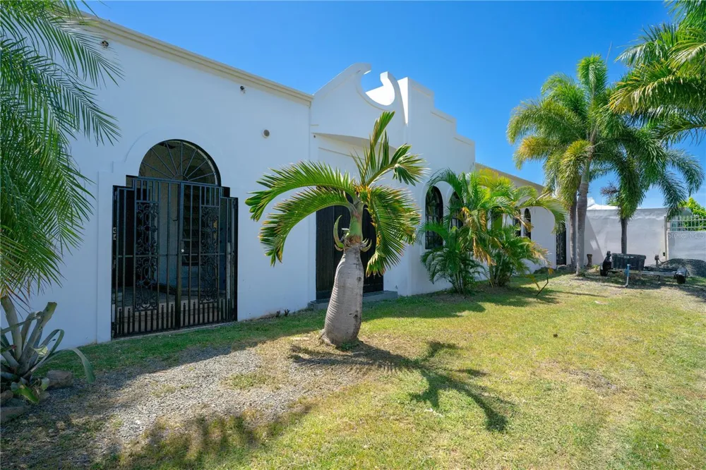 225 SANTA ISIDRA L CALLE B Fajardo, PR 00738