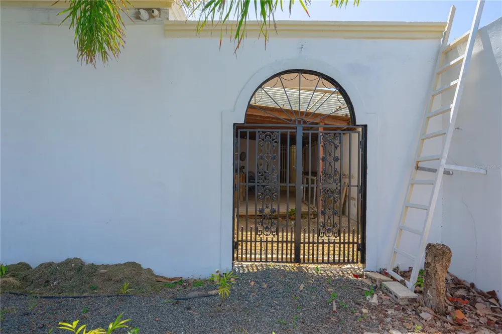 225 SANTA ISIDRA L CALLE B Fajardo, PR 00738