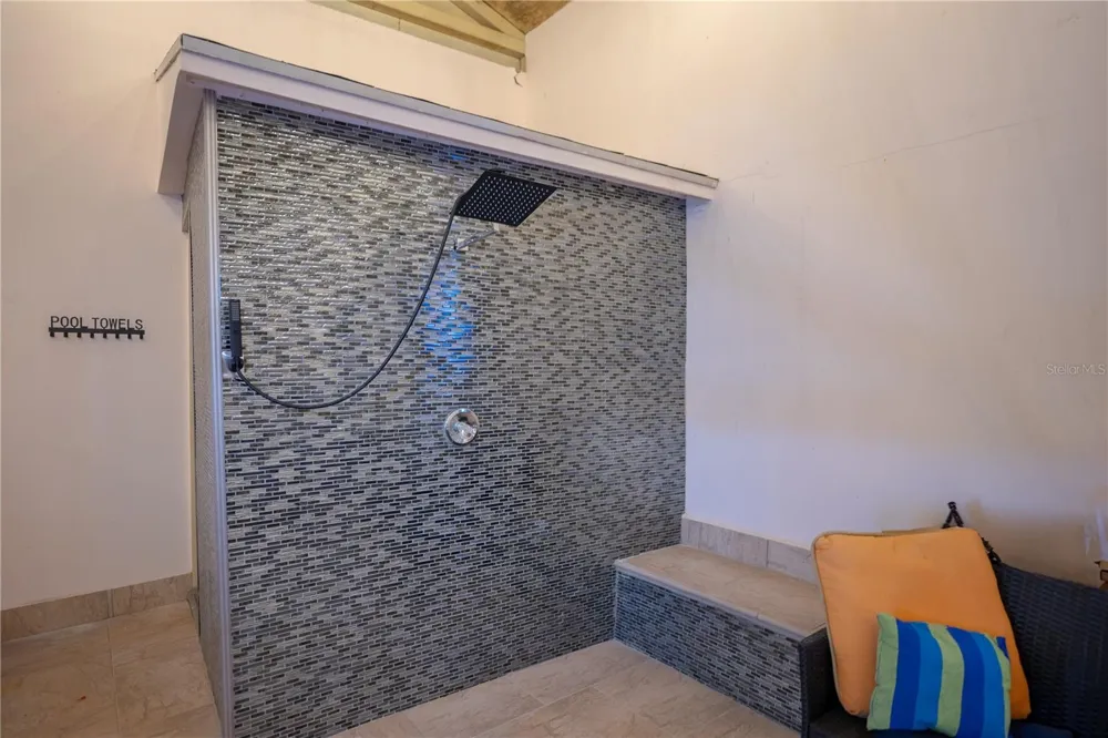 225 SANTA ISIDRA L CALLE B Fajardo, PR 00738