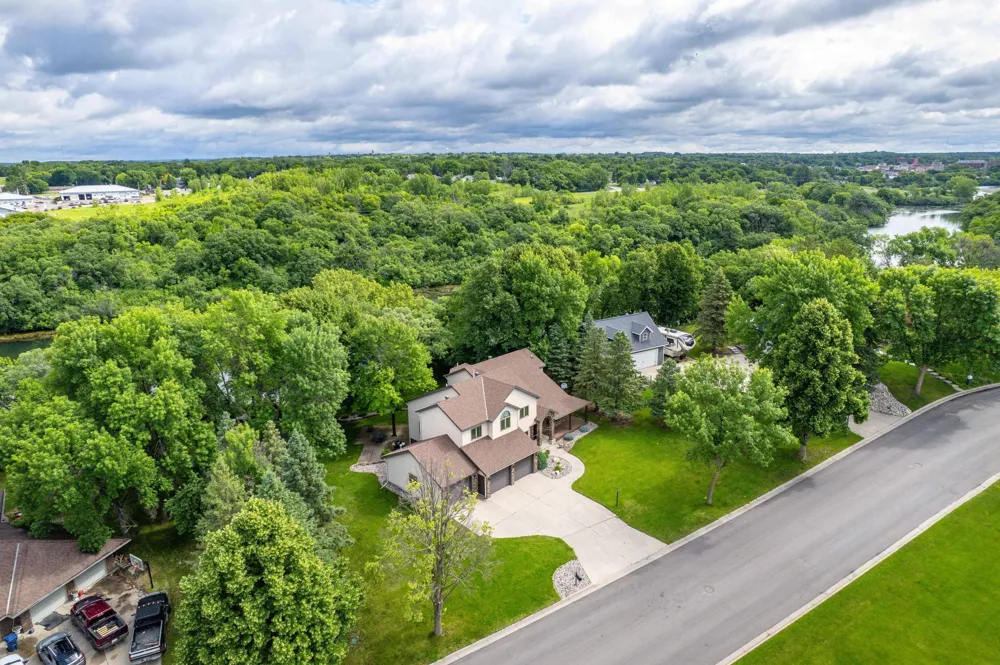 1098 Westside Drive Fergus Falls, MN 56537
