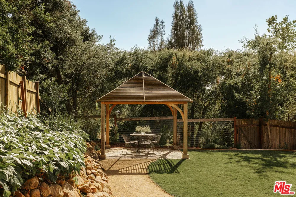 685 Wonder View Drive Calabasas, CA 91302
