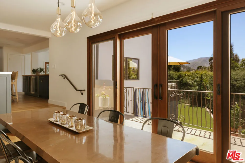 685 Wonder View Drive Calabasas, CA 91302