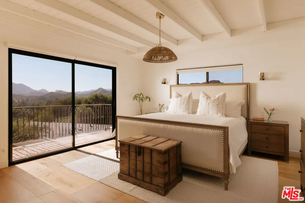 685 Wonder View Drive Calabasas, CA 91302