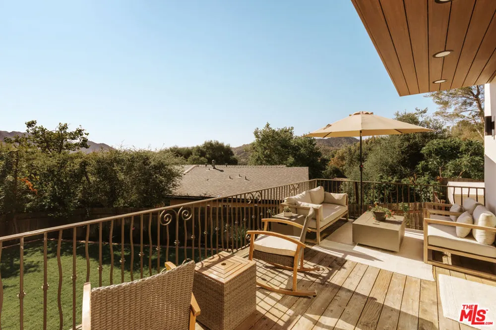 685 Wonder View Drive Calabasas, CA 91302
