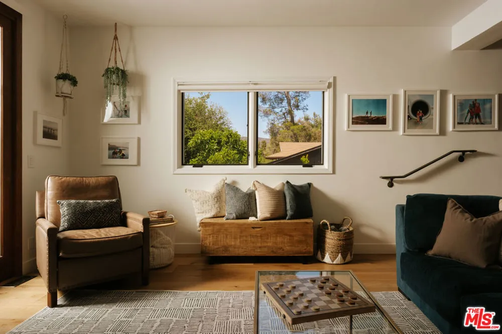 685 Wonder View Drive Calabasas, CA 91302