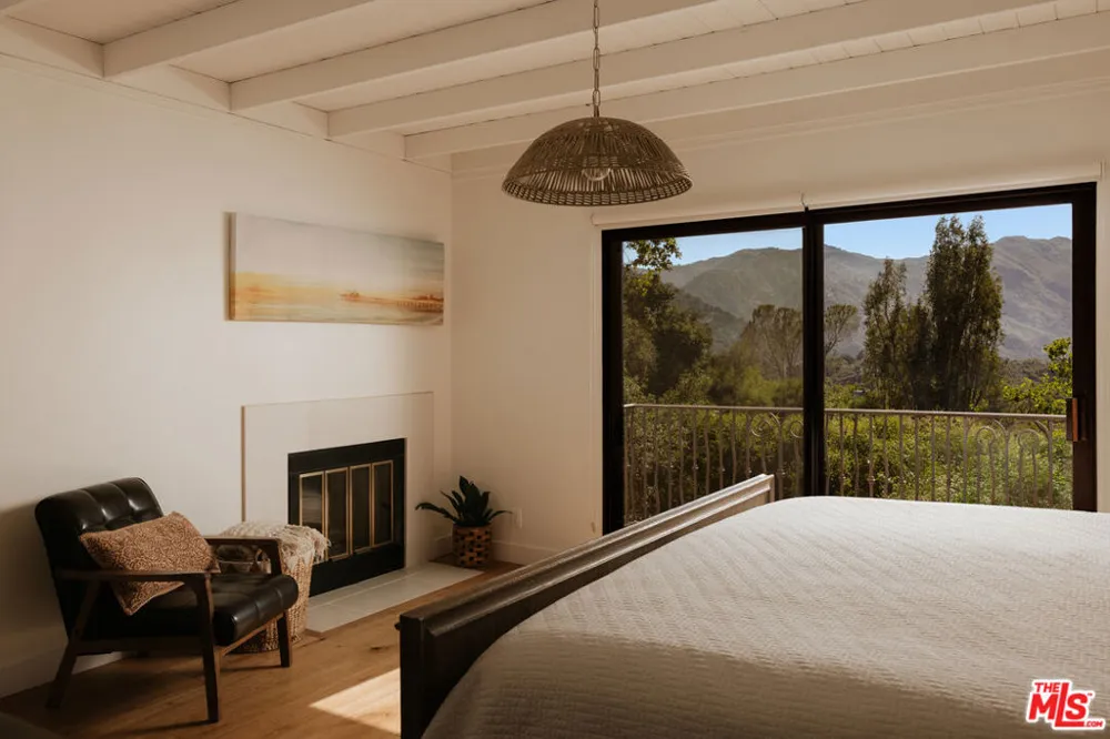 685 Wonder View Drive Calabasas, CA 91302