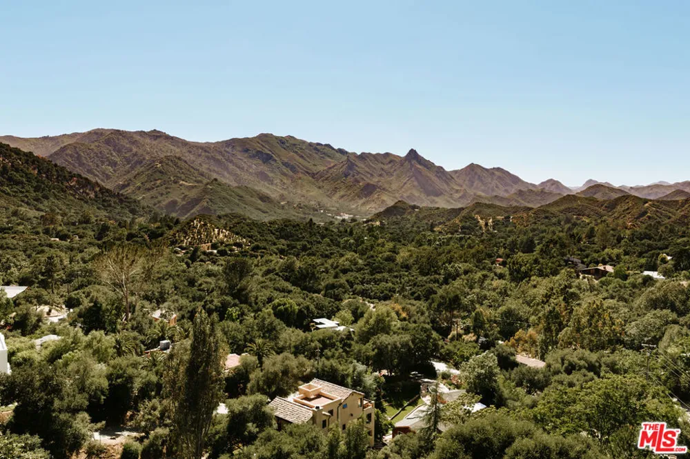 685 Wonder View Drive Calabasas, CA 91302