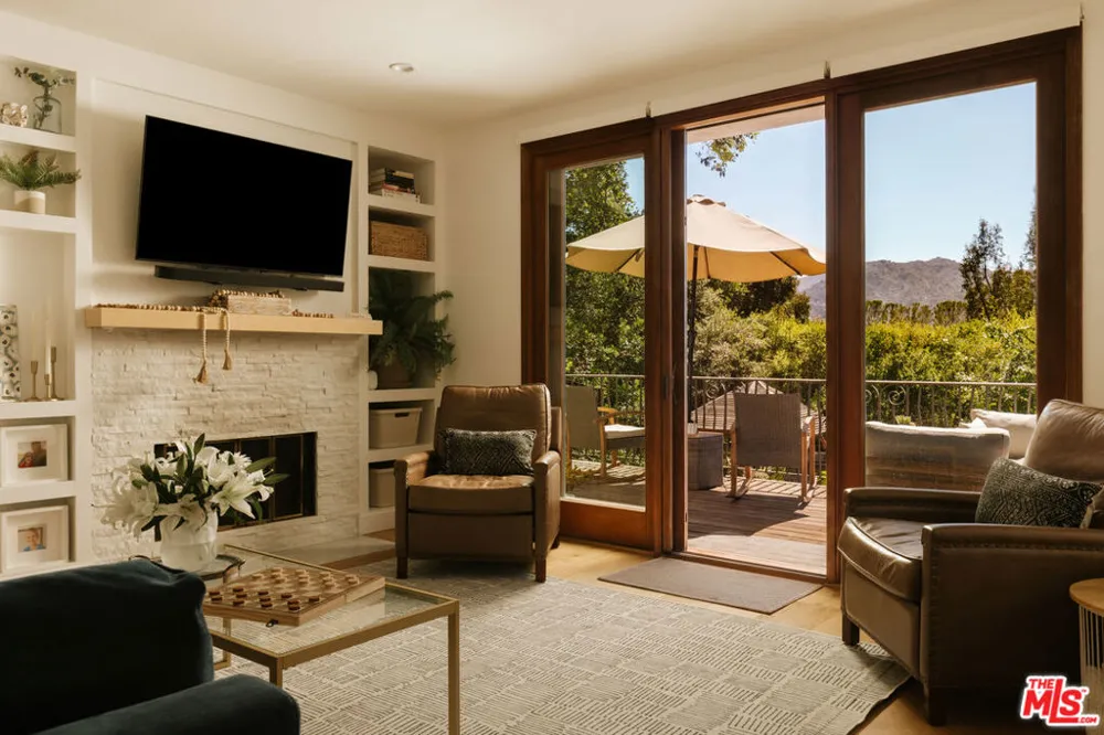 685 Wonder View Drive Calabasas, CA 91302