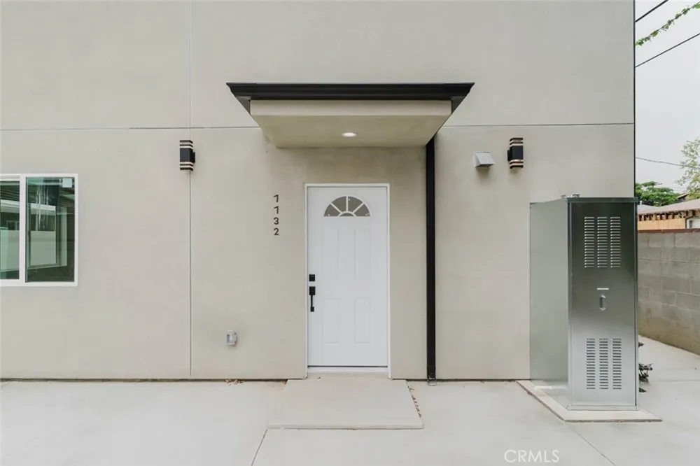 7732 Etiwanda Reseda, CA 91335