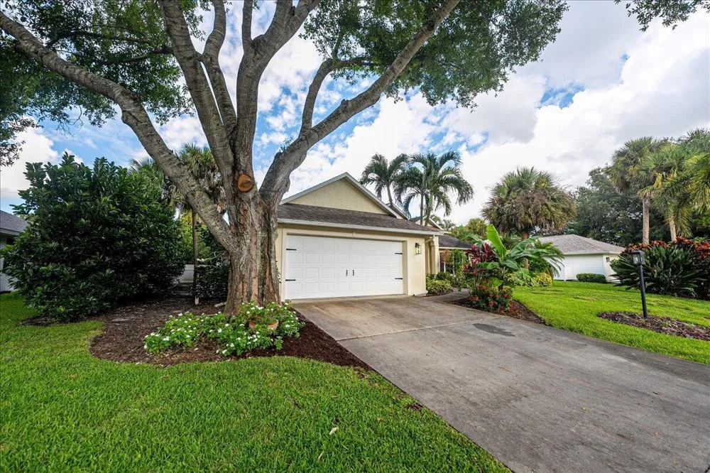 109 39th Drive Vero Beach, FL 32968