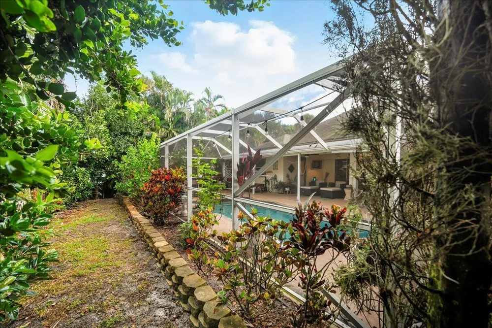109 39th Drive Vero Beach, FL 32968