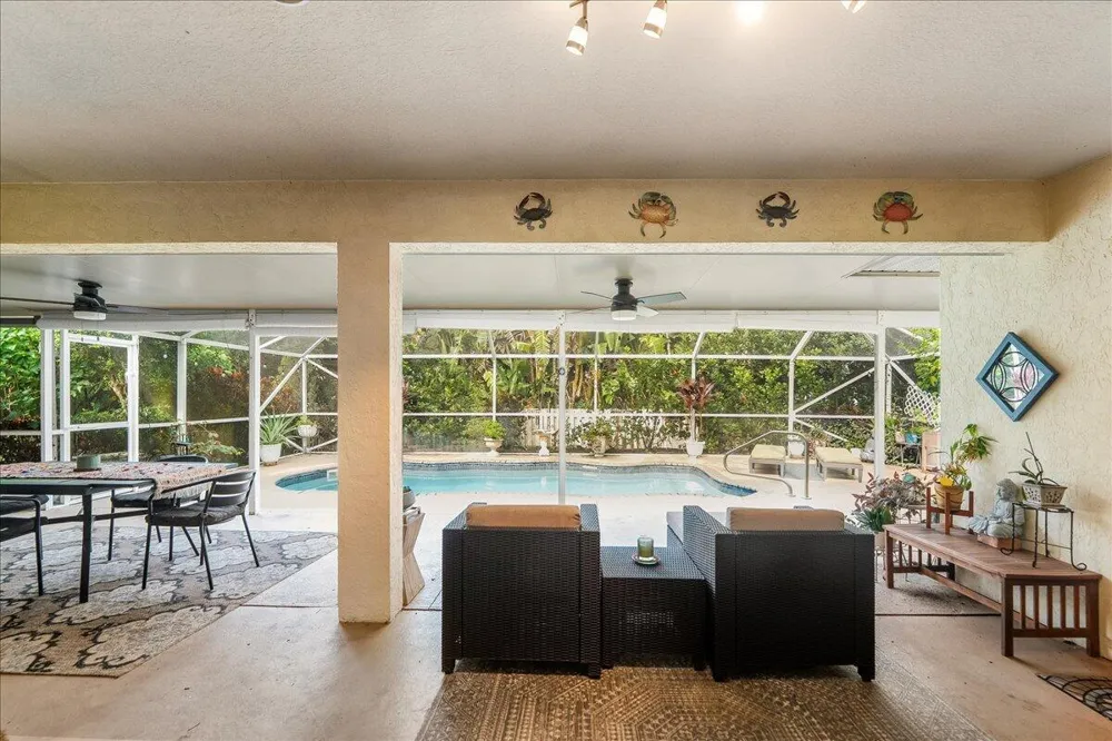 109 39th Drive Vero Beach, FL 32968