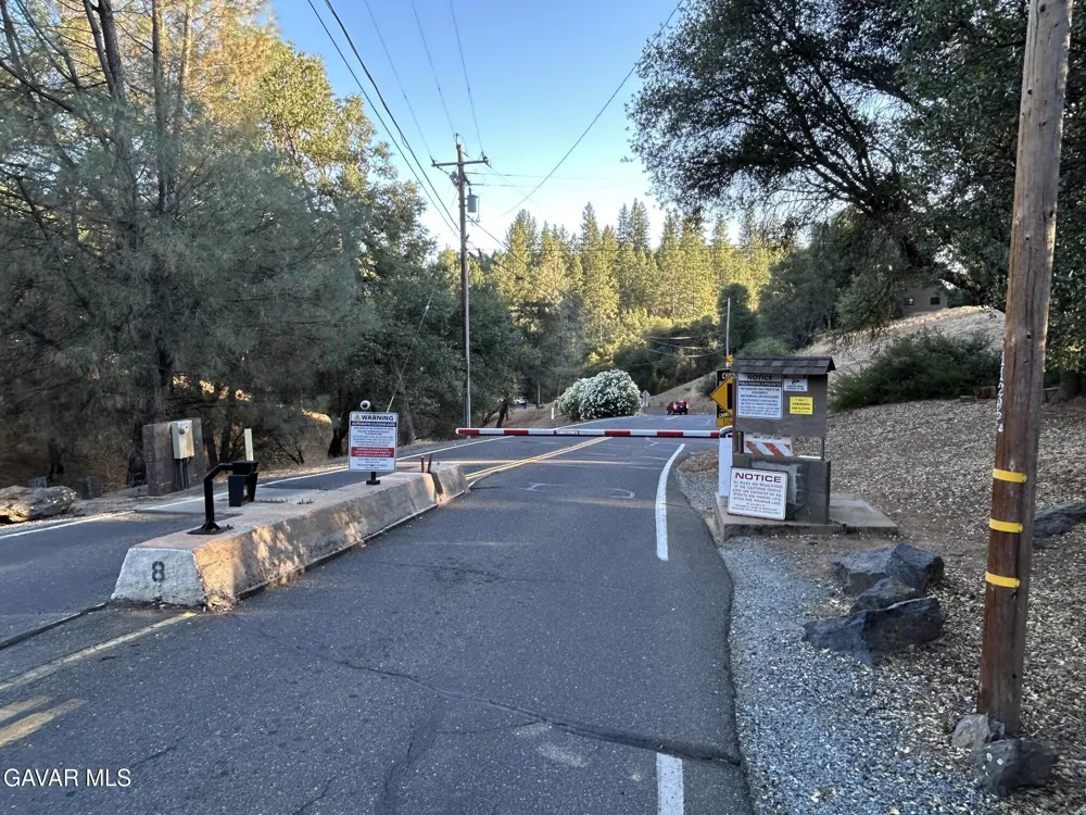 20465 Pine Mountain Drive Goverland, CA 95321
