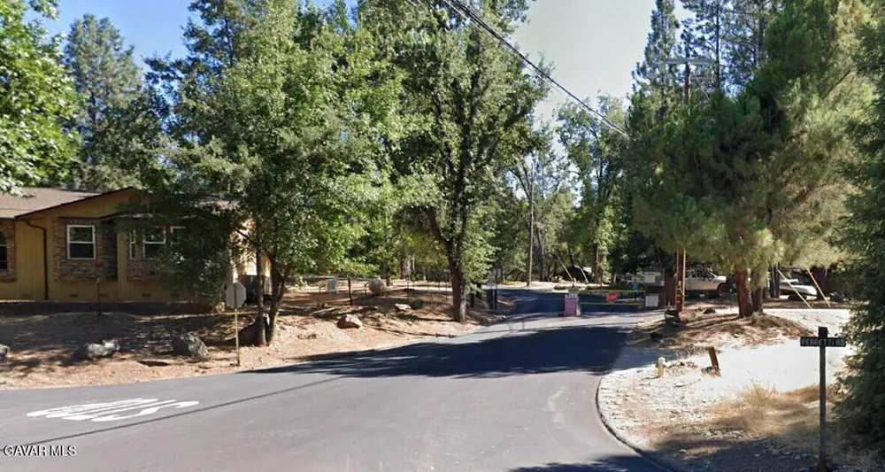 19611 Cottonwood Street Goverland, CA 95321