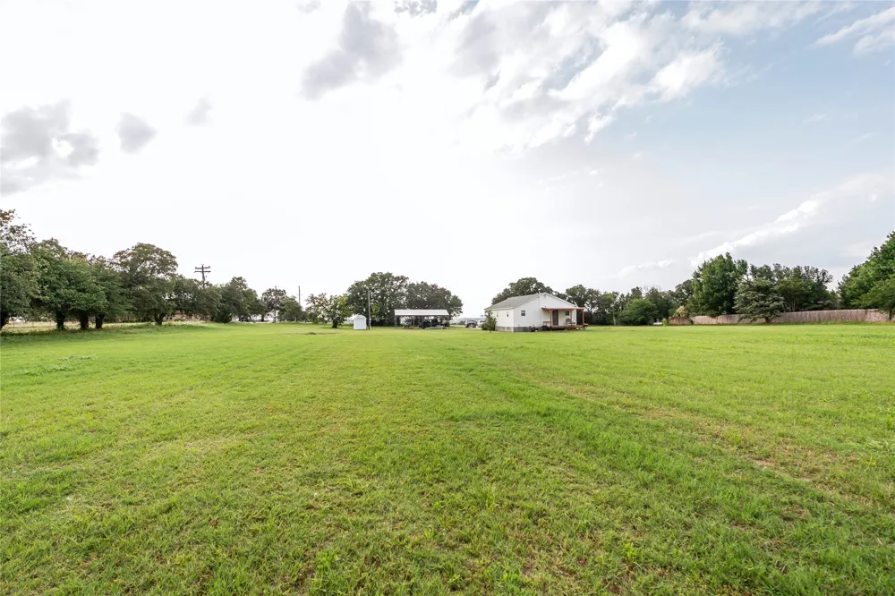 1306 Winn Road Bowie, TX 76230