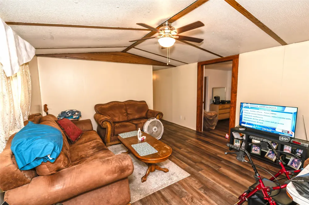 1306 Winn Road Bowie, TX 76230