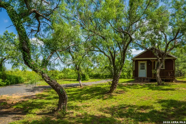 15599 E Highway 85 & Carnes Pearsall, TX 78061