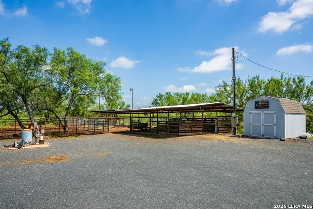 15599 E Highway 85 & Carnes Pearsall, TX 78061