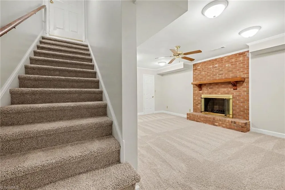7060 Bridgewood Road Clemmons, NC 27012