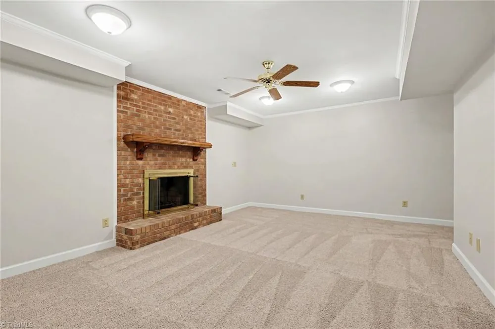 7060 Bridgewood Road Clemmons, NC 27012