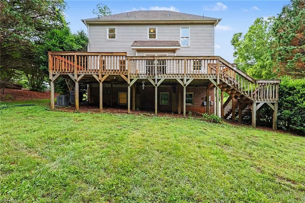 7060 Bridgewood Road Clemmons, NC 27012