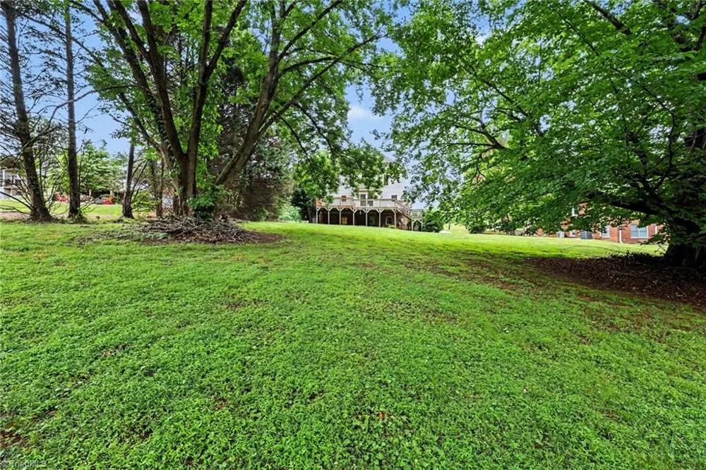 7060 Bridgewood Road Clemmons, NC 27012