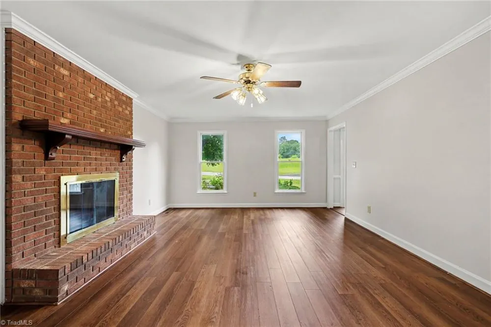 7060 Bridgewood Road Clemmons, NC 27012
