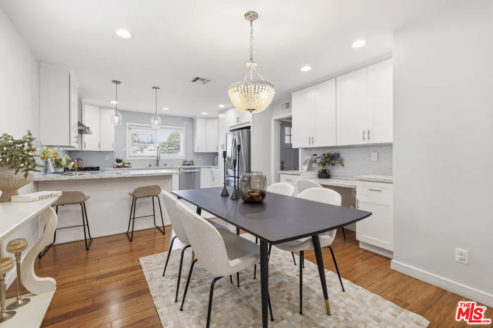 10430 Owensmouth Avenue Chatsworth, CA 91311